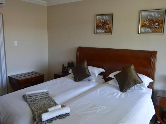 Lakeview Hotel Guesthouse & Conference Center - 231710