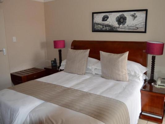 Lakeview Hotel Guesthouse & Conference Center - 231711