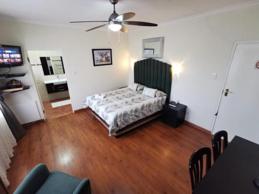 Room image 3