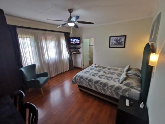 Room image 7
