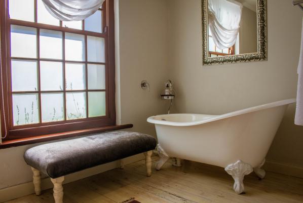 Luxury Room - Honeymoon Suite