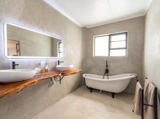 Chestnut Country Lodge - 232343