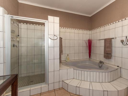 Chestnut Country Lodge - 232368