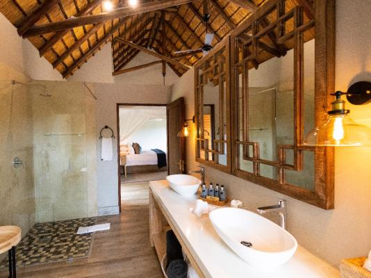 Elephant Plains Game Lodge - 232427