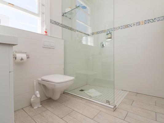 Kelvin Cottage - 232655