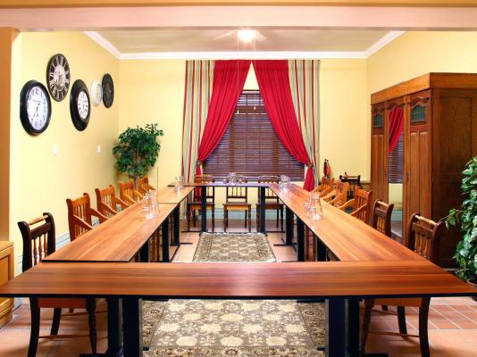 Mountain Manor Guest House & Executive Suites - 233044