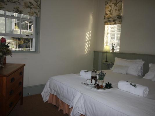 Mountain Manor Guest House & Executive Suites - 233065