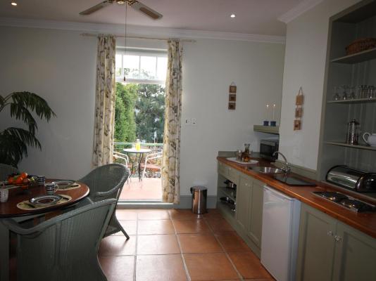 Mountain Manor Guest House & Executive Suites - 233067