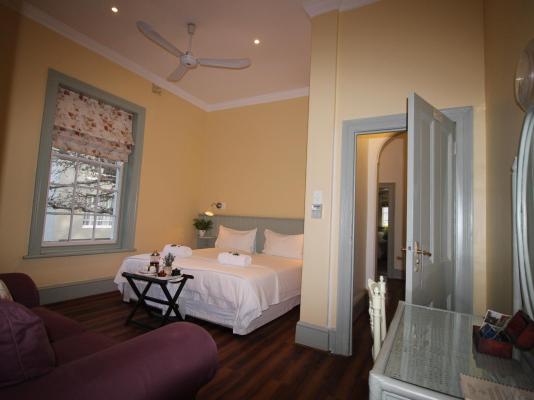 Mountain Manor Guest House & Executive Suites - 233075