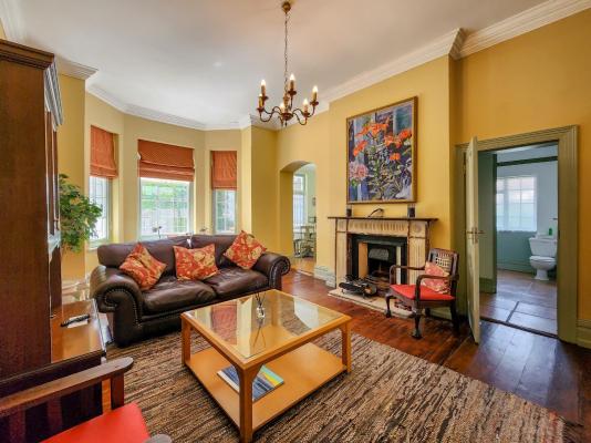 Mountain Manor Guest House & Executive Suites - 233080