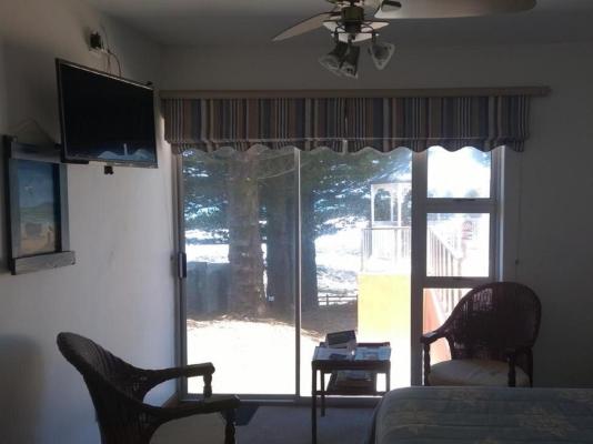 Sea Otters Lodge & Conference Centre - 233519