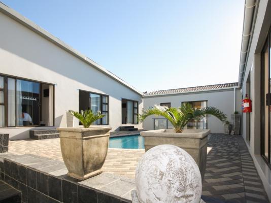 Le Blue Guesthouse - 233623