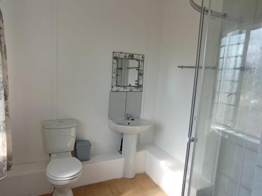 Room 2 Ensuite