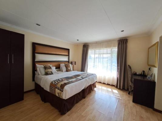 Lakefield Hotel - 234062