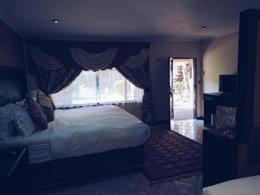 Lakefield Hotel - 234073