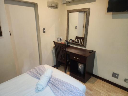 Lakefield Hotel - 234080