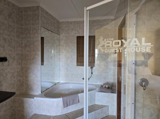 Royal Guest House - 234097