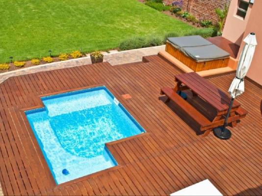 FunkyTown - Jeffreys Bay - 234175