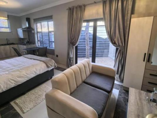 Bryanston Palms Accommodation - 234618