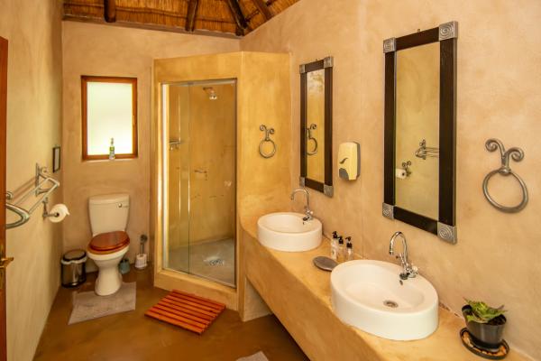 Luxury Honeymoon Suite