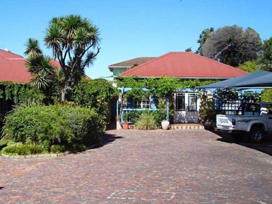 Guinea Fowl Lodge - 234892