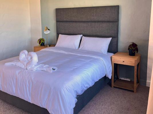 Guinea Fowl Lodge - 234908