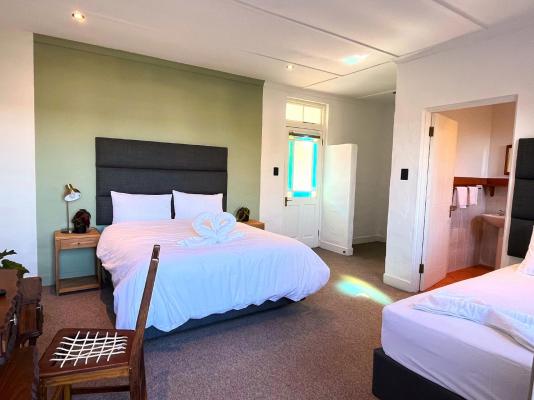 Guinea Fowl Lodge - 234911