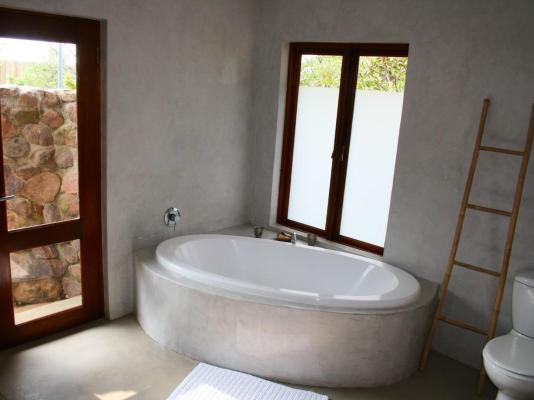 Mhondoro Safari Lodge & Villa - 235110