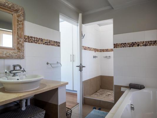 Beach Break Guest House - Sea Facing 