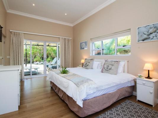 Beach Break Guest House Garden Room
