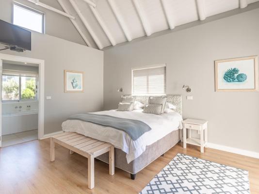 Beach Break Guest House Garden Room