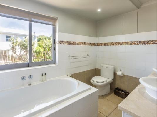 Beach Break Guest House Garden Room