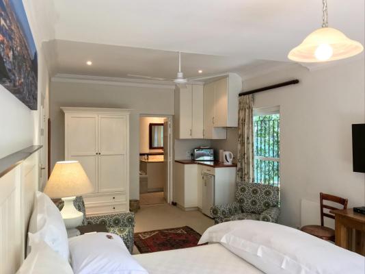 Hedge House - 236151