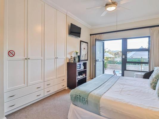 Amber Guest Lodge - 236205