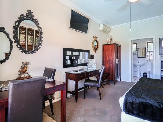 Amber Guest Lodge - 236207
