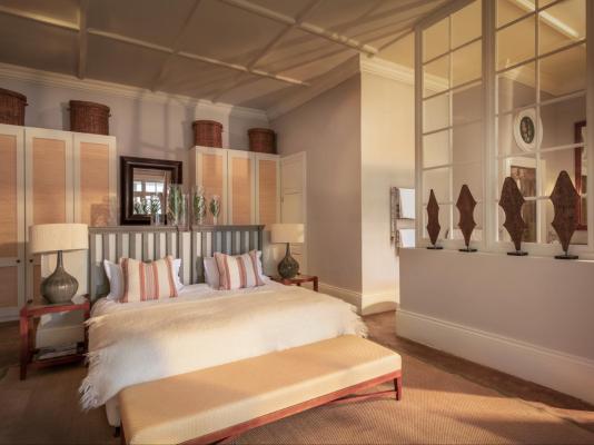 The Manor Manor Suite