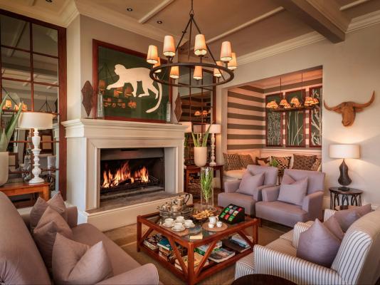 The Manor Manor Suite
