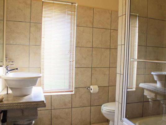 Villa Lugano Guesthouse - 236783
