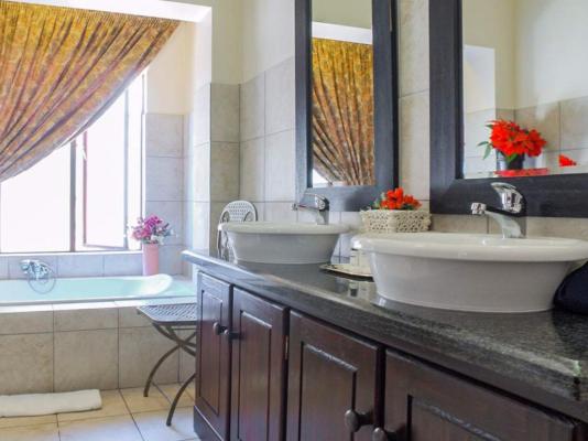 Villa Lugano Guesthouse - 236804