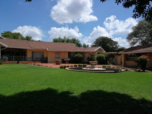 Royal Highness Lux Guesthouse - 236857