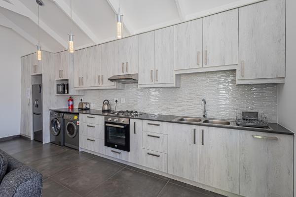 Dalton's Langebaan  - 236996