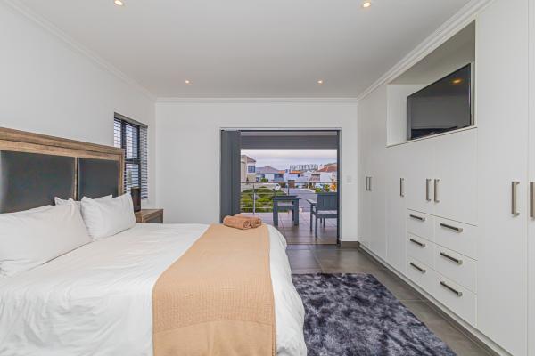 Dalton's Langebaan  - 237006