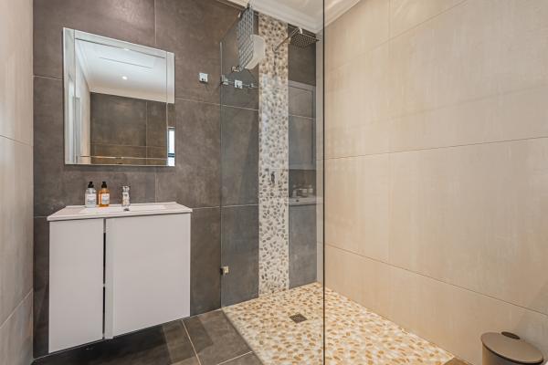 Dalton's Langebaan  - 237008