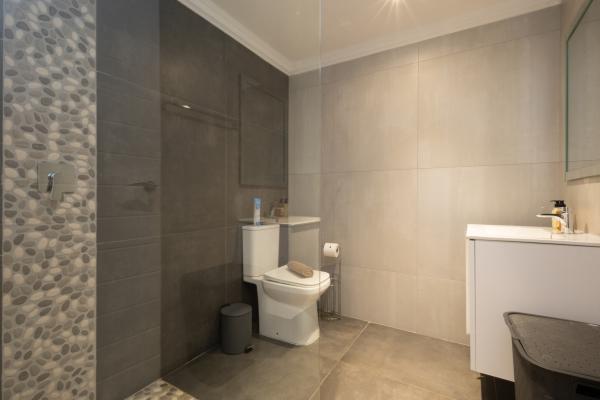 Dalton's Langebaan  - 237012