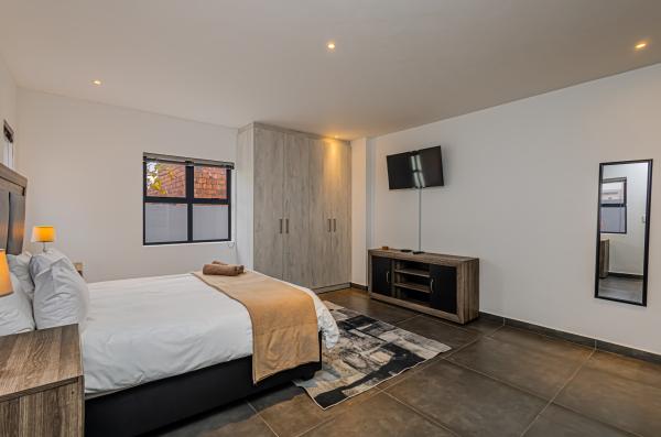 Dalton's Langebaan  - 237020