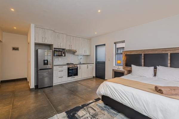 Dalton's Langebaan  - 237021