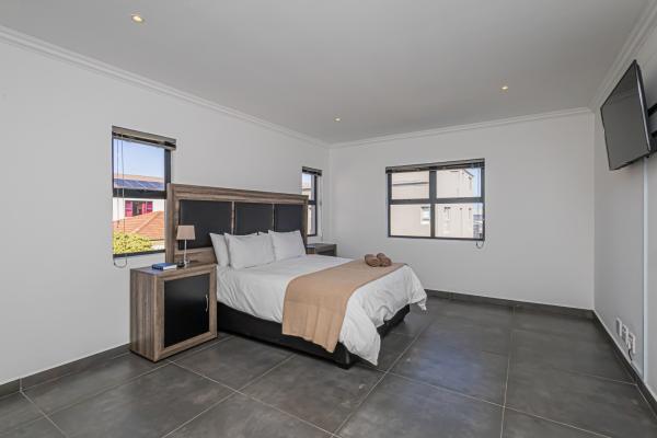 Dalton's Langebaan  - 237024