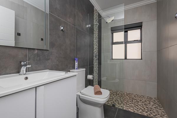 Dalton's Langebaan  - 237025