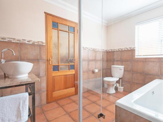 Room image 6