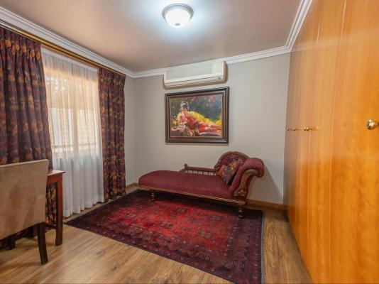 Room image 7